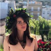 Laureata in lingue, e iscritta alla magistrale in lettere impartisco lezioni d lingua inglese, tedesco e lingua italiana